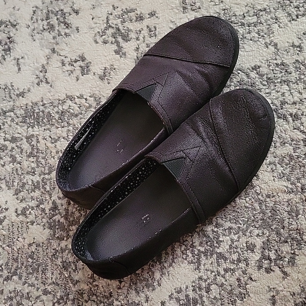 Size 10 Tom's shoes